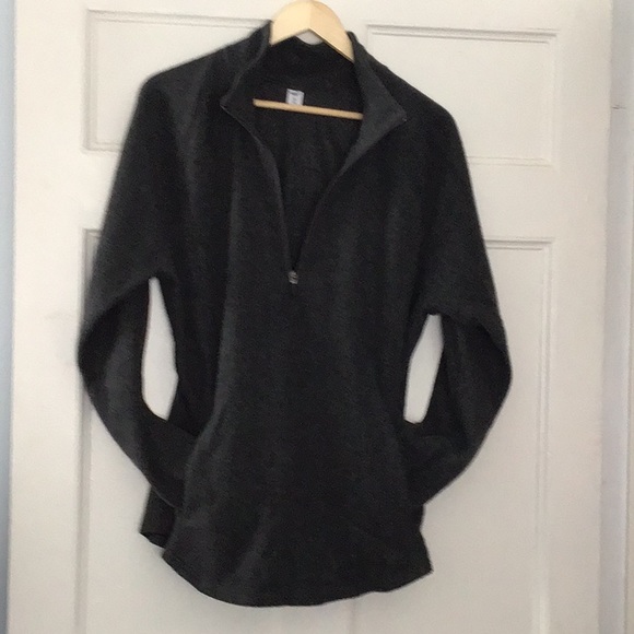 Old Navy Fleece 1/4 Zip pull over for women. 1 is Dark gray 1 is Wine color ,XXL - Picture 5 of 8